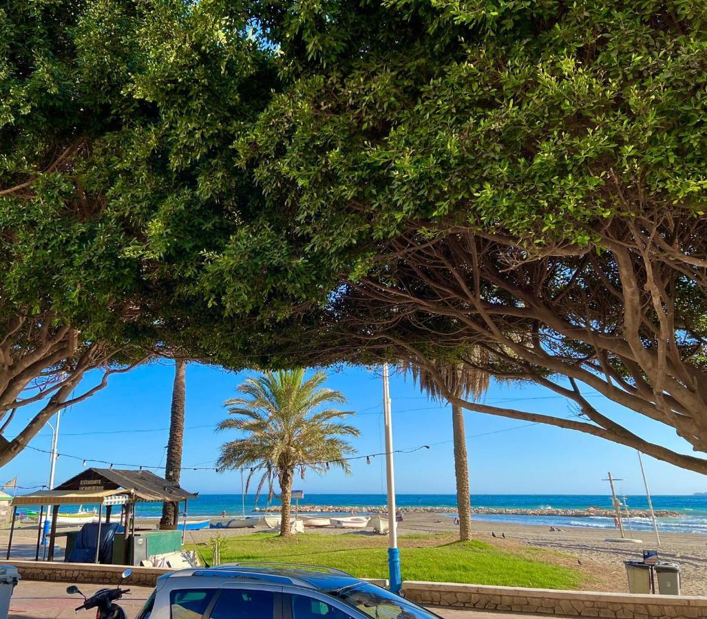 Relax , Sun And Beach Malaga Bagian luar foto